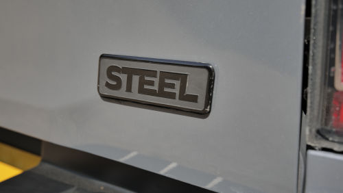 ISUZU D-MAX SPECIAL EDITION 1.9 V-Cross Steel Edition Double Cab 4x4 view 2